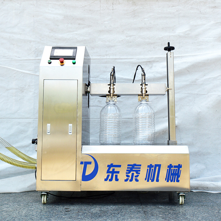 俱往矣，數(shù)風流人物，還看東泰半自動食用油灌裝機